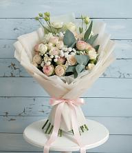 Букет цветов из:  Розы и Лизиантусы в Дубовой Роще