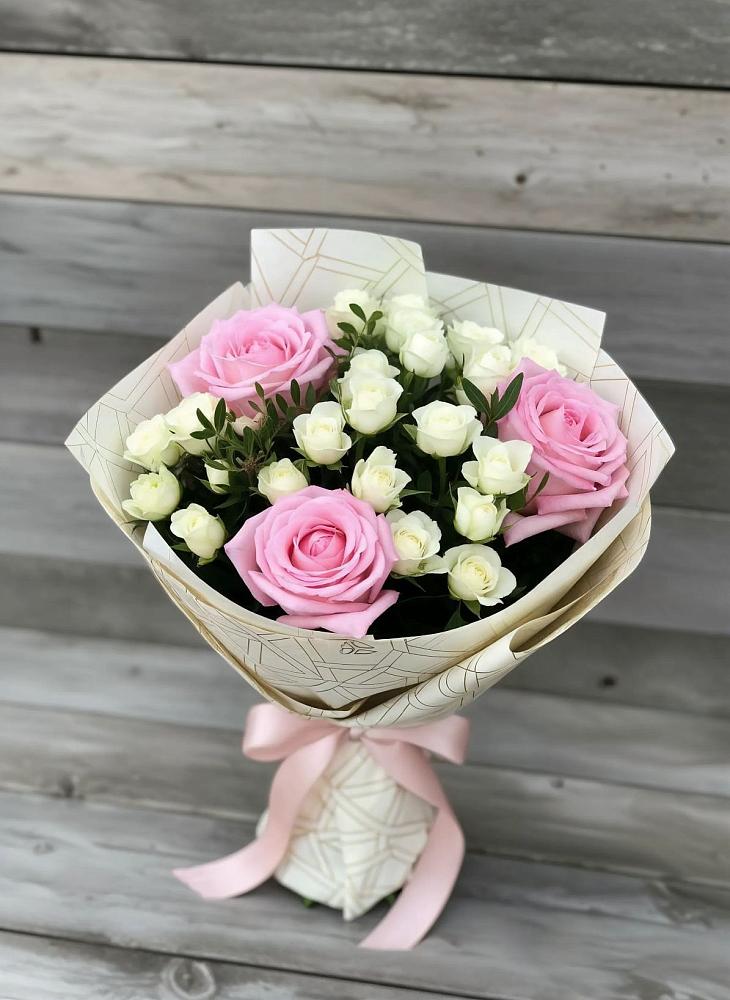Букет цветов из: Розы в Дубовой Роще