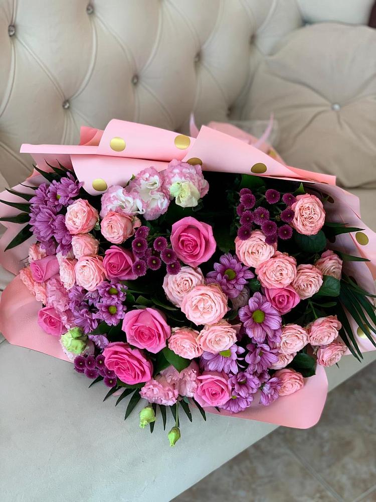 Букет цветов из: Хризантемы, Розы и Лизиантусы в Дубовой Роще