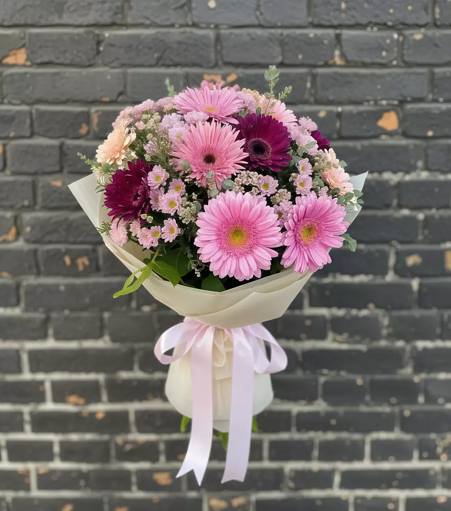 Букет цветов из: Герберы и Хризантемы в Дубовой Роще