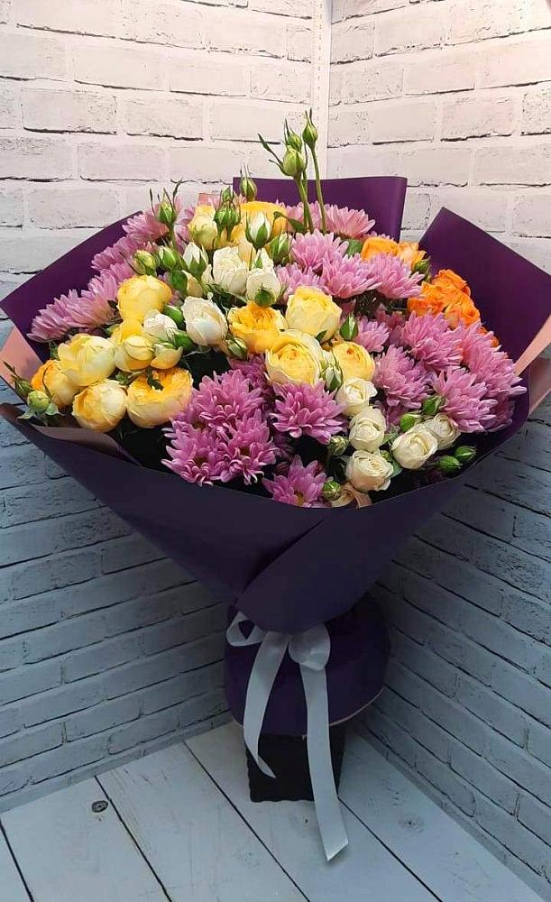 Букет цветов из: Хризантемы и Розы в Дубовой Роще