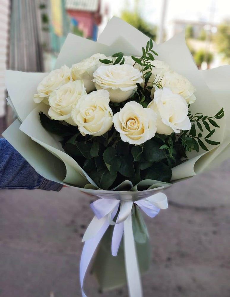 Букет Белые розы Проуд в Дубовой Роще