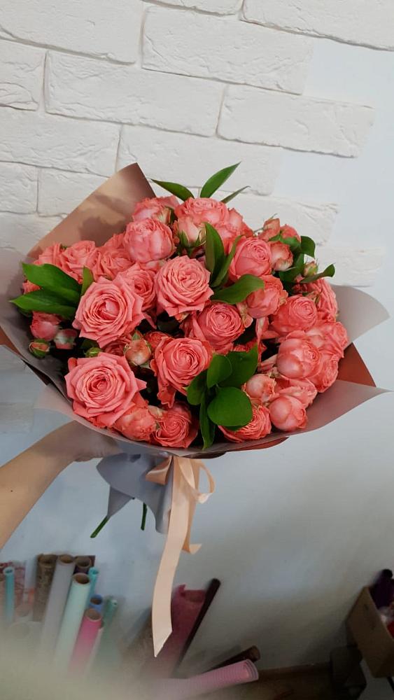 Букет цветов из: Розы в Дубовой Роще