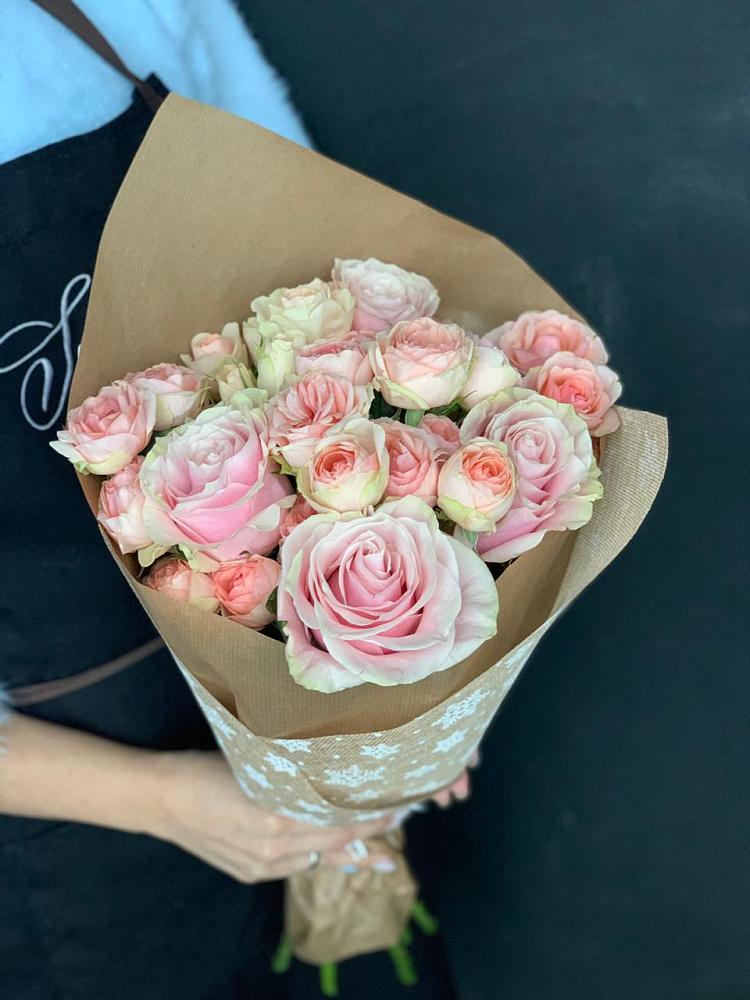 Букет цветов из: Хризантемы и Розы в Дубовой Роще