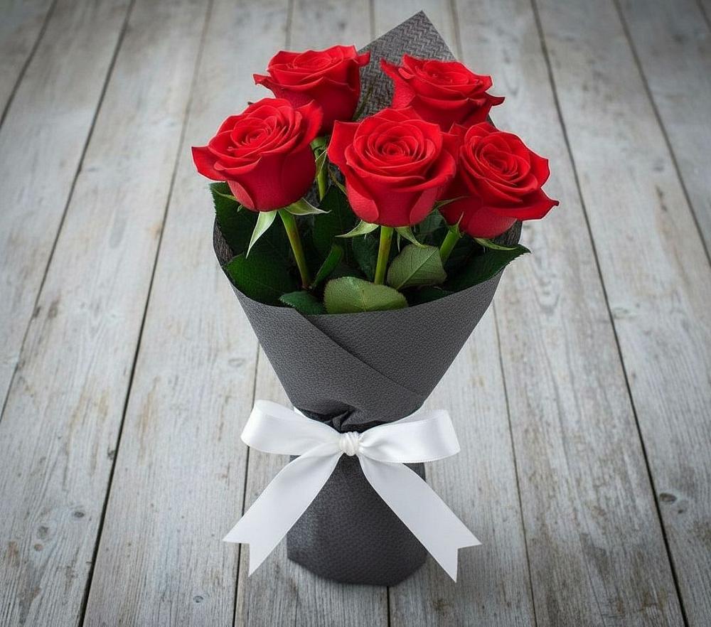 Букет 5 Красных роз Эдлесс Лав в Дубовой Роще