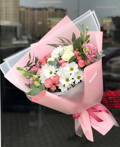 Букет цветов из: Розы, Лизиантусы и Хризантемы в Дубовой Роще