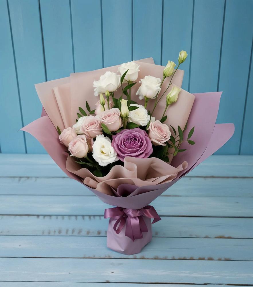 Букет цветов из: Розы и Лизиантусы в Дубовой Роще